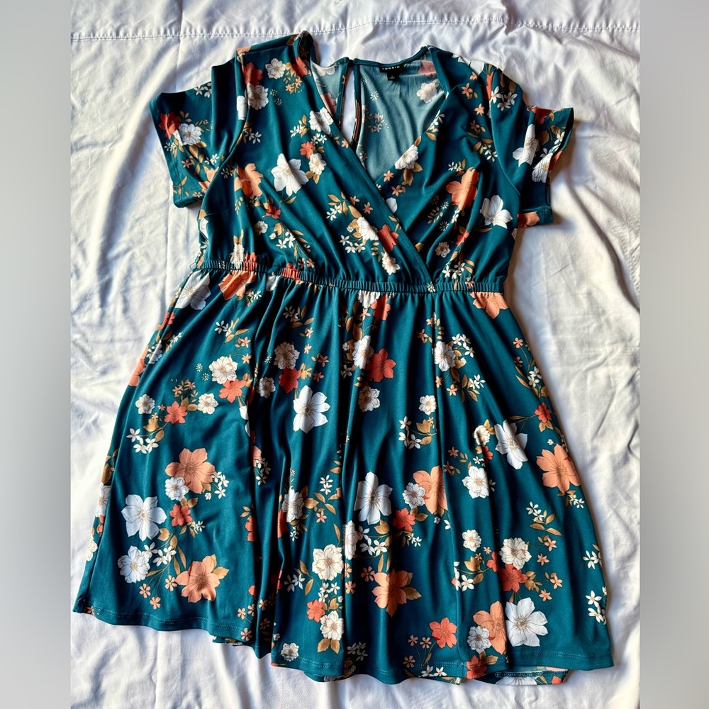 Torrid Floral Wrap Dress Size 1 Teal Short Sleeve Fit & Flare